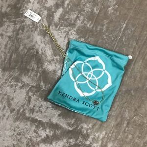 Kendra Scott necklace